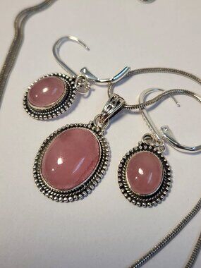 NWT Natural Rose Quartz 925 Sterling Silver Pendant Necklace & Earrings Set